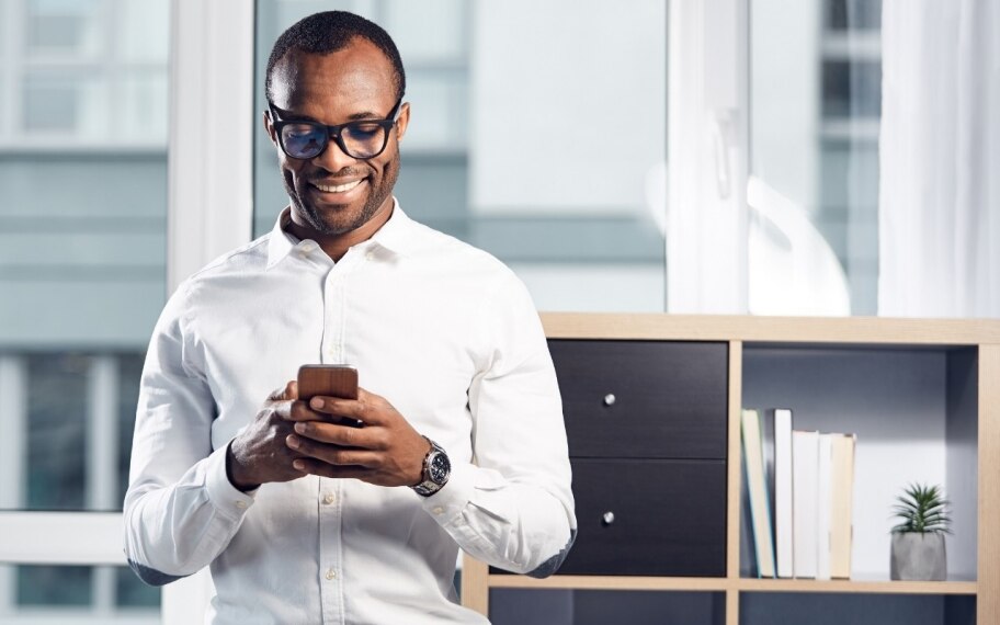  Le guide pratique rapide de Phonak résume les étapes clés de la gestion de la perte auditive sévère à profonde.