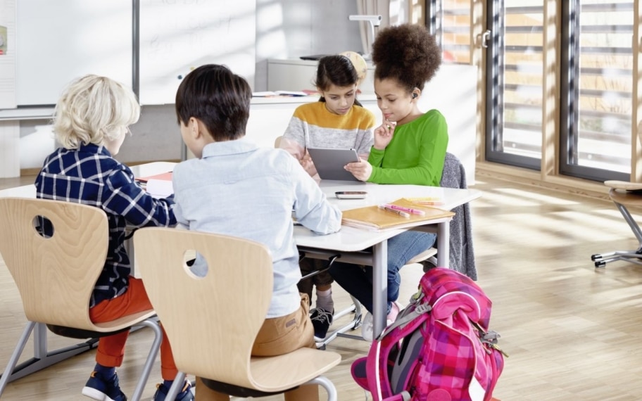 Pic_Pediatric_primary_school_homework_Roger_Touchscreen_Mic.jpg